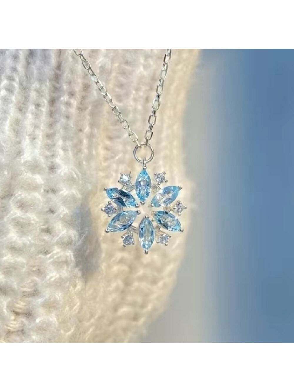 Snowflake Design Exquisite Sky Blue Pendant Necklace Decorative
